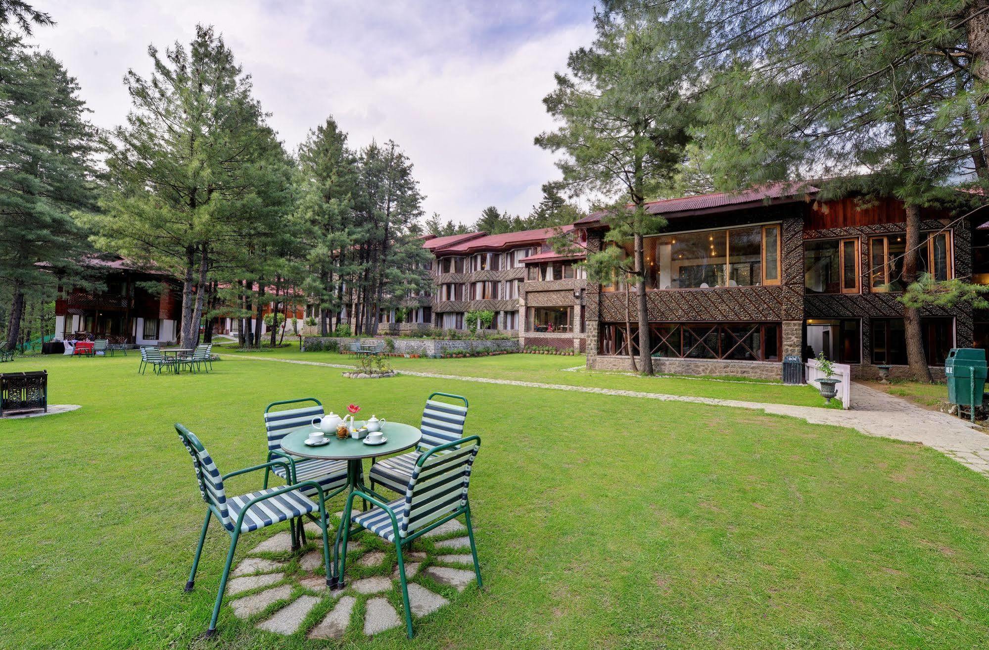 Senator Pine N Peak Hotel Pahalgam Exterior photo